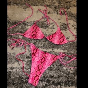 🐍💕 Hot pink snake print bikini 🐍💕